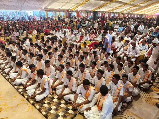 આદિપુરમાં આહિર દાતાએ બ્રહ્મ સમાજના 102 લગ્ન કરાવ્યા:કચ્છમાં પ્રથમવાર એક દાતાના સહયોગથી ઐતિહાસિક આયોજન થયું